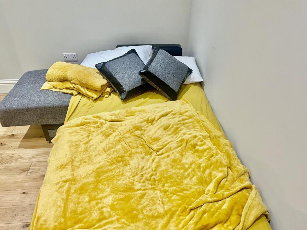 Lovely 1 Bedroom Apartment With On Street Parking Londra Dış mekan fotoğraf