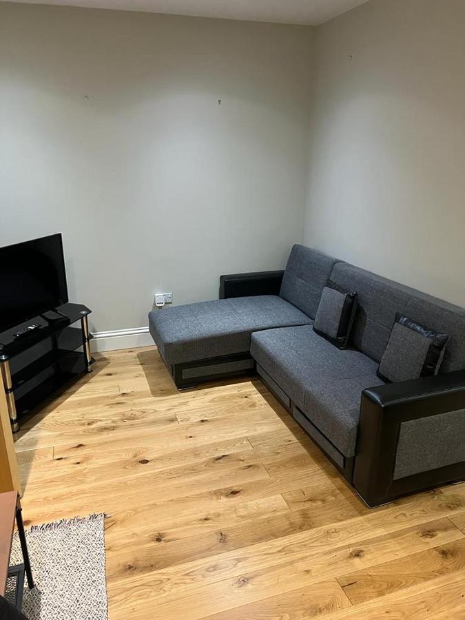 Lovely 1 Bedroom Apartment With On Street Parking Londra Dış mekan fotoğraf